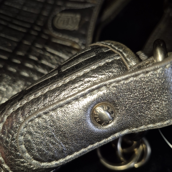 Burberry Prorsum Gold Textured/Embossed Plaid Shoulder Bag with Chain Detail - Picture 6 of 10